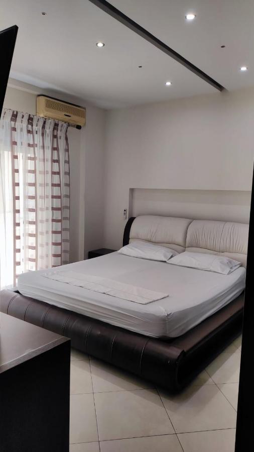 Lolu Apartment Plus Privat Parking Vlorë Eksteriør billede