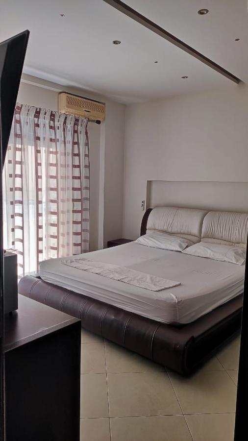 Lolu Apartment Plus Privat Parking Vlorë Eksteriør billede