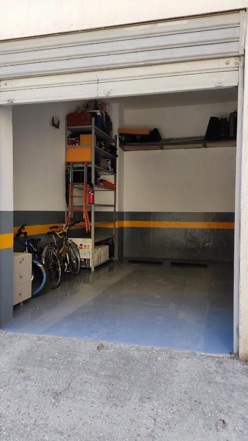 Lolu Apartment Plus Privat Parking Vlorë Eksteriør billede