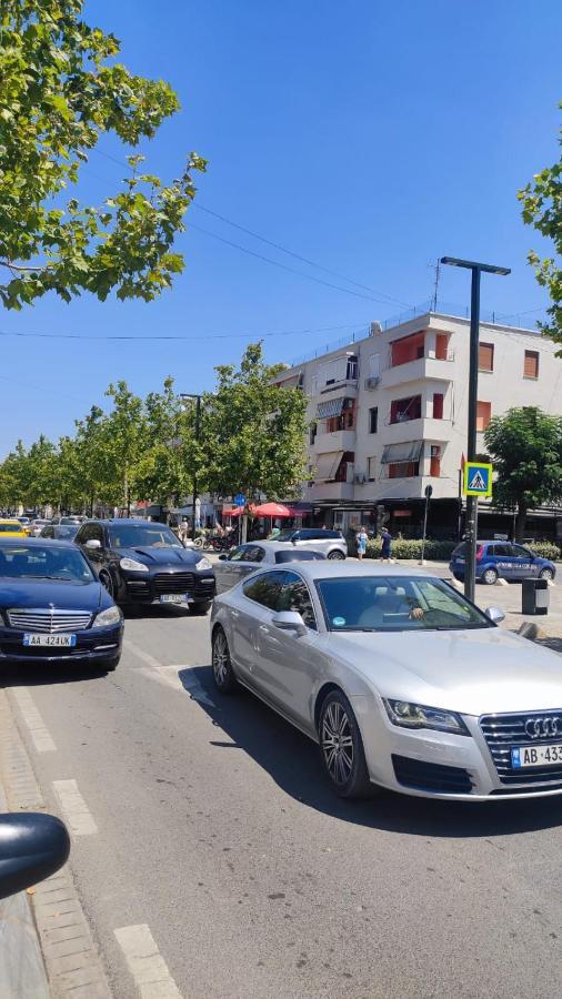 Lolu Apartment Plus Privat Parking Vlorë Eksteriør billede