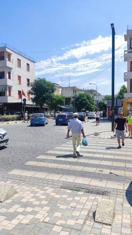 Lolu Apartment Plus Privat Parking Vlorë Eksteriør billede